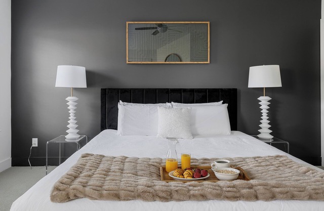 Elevate Your Stay at Lifted Up: Park Circle Haven!
