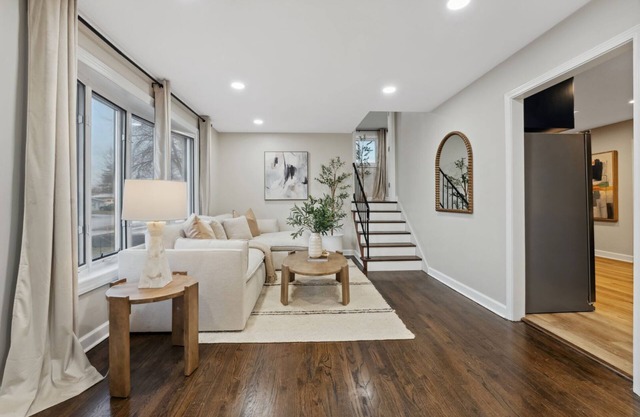Elevated Stay 3BR in Addison LCP Collection