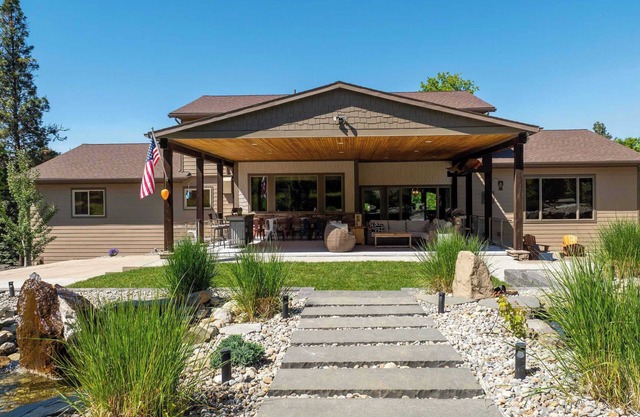 Elk Country Lodge | Spectacular Home near Lake CDA
