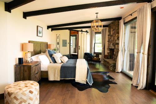 Elk & Embers Mountain Hideaway