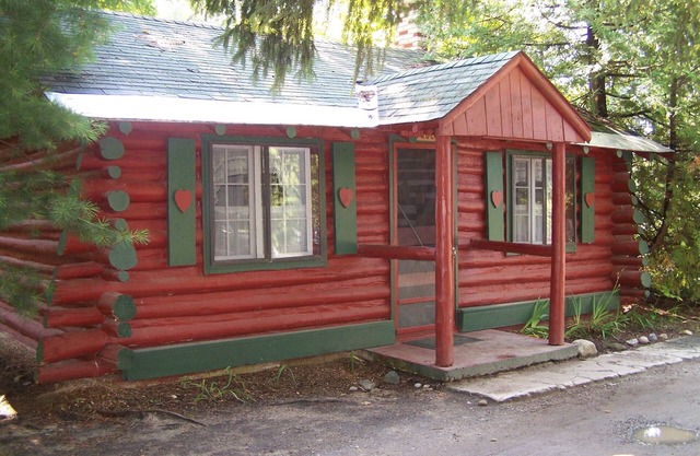 Ellis Lake Resort - Spruce Log Cabin-Interlochen/Traverse City