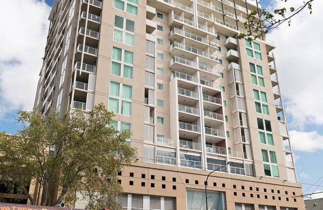 Embassy 2br free parking