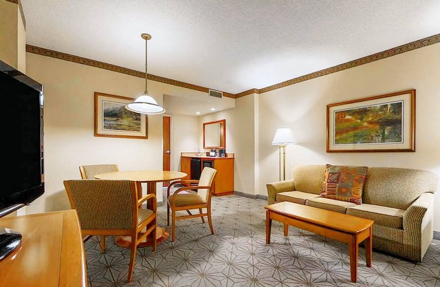 Embassy Suites by Hilton Portland Airport 2 Room Mountan View Suite-1 King Bed-Non-smoking