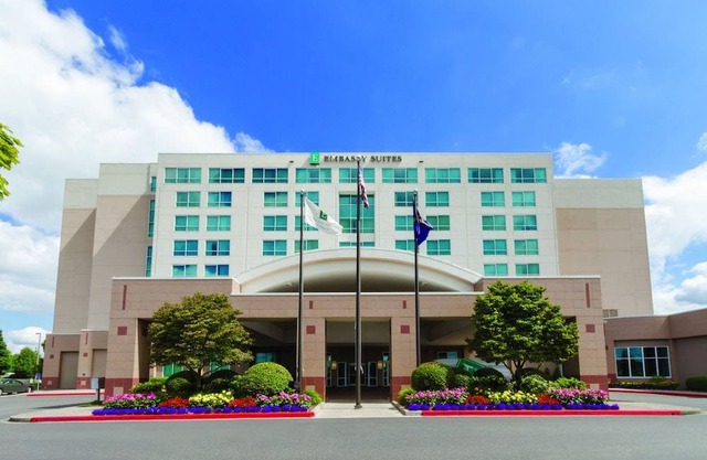 Embassy Suites by Hilton Portland Airport 2 Room Conference Suite - 1 King Bed - Non-smoking