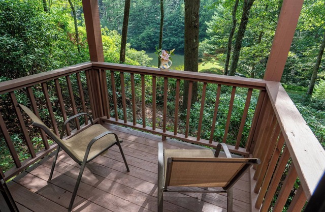 Emerald Lake Cabin- Lakefront - Hikes - MTB Trails - Couples