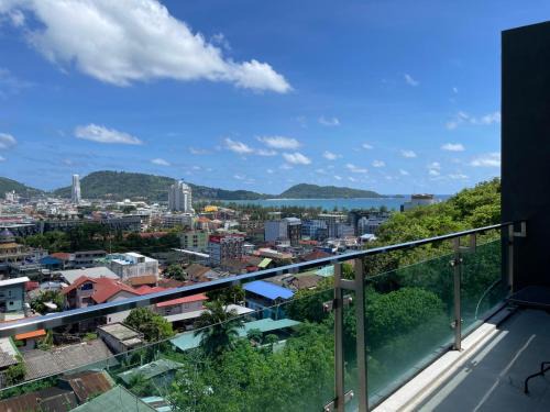 Emerald Terrace Resort 2 bedrooms Panoramic Ocean View Top Floor