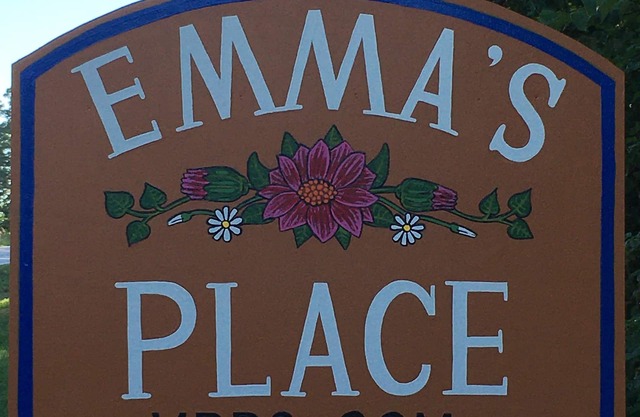 Emma’s Place- a cozy couple's retreat, only 5 miles from Jasper, Arkansas!