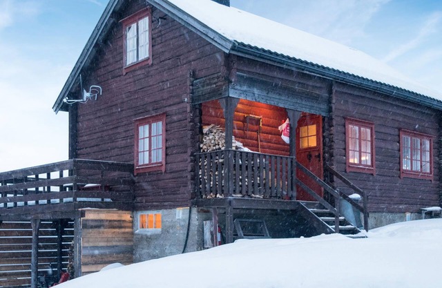 Enjoy a wonderful vacation in this inviting vacation home in a fantastic location close to nature!