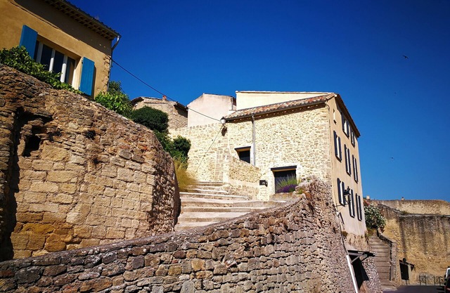 Enjoy Luberon lifestyle!