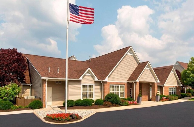 Enjoy SteelStacks & Sands Casino from a Cozy Suite w/Complimentary Breakfast!