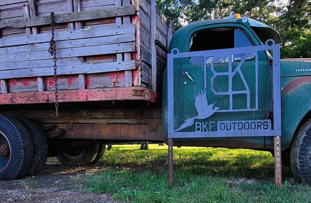 Enjoy the countryside while being 30 min from the Missouri River