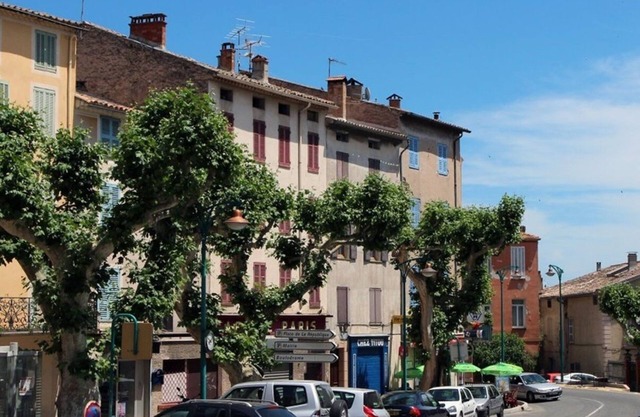 Enjoy the diversity of Provence's landscapes and its nature activities
