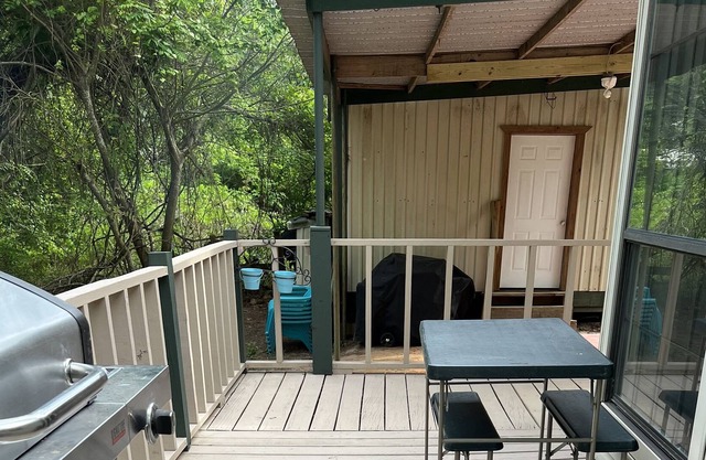 Enjoy the peace and serenity in the woods near wonderful Toledo Bend Reservoir