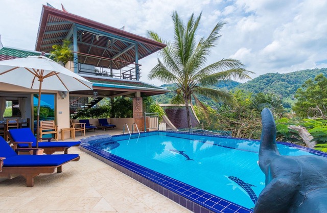 Enjoy this fabulous Luxury 4 bed villa with personal chef, staff and pool