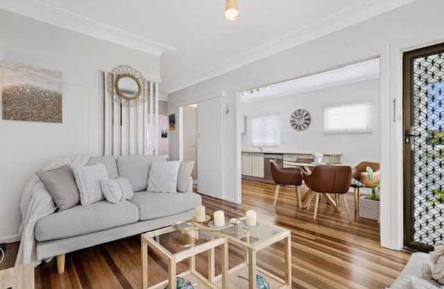 Enjoy your morning walk and swim just 400m to a beautiful Queens North beach
