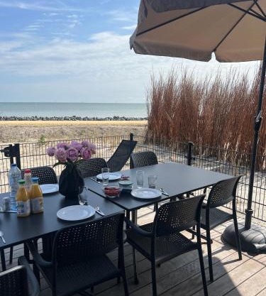 Enkhuizer Strand BeachHouse Strandgut mit Zaun Nr 400