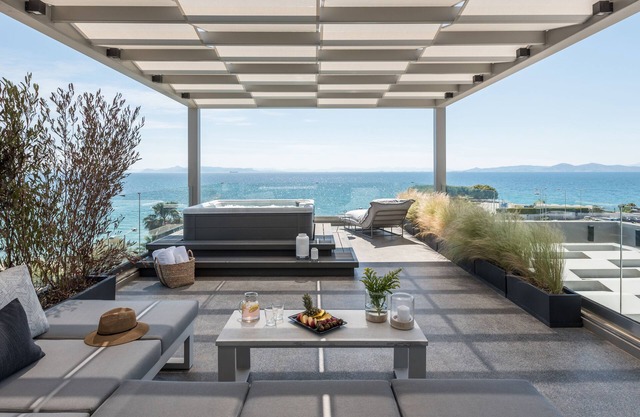 Ensis D1 Penthouse Suite