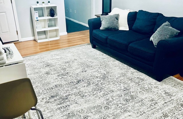 Entire 2-BED Private Apt - EWR/NYC/OUTLET MALL