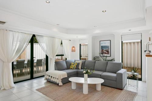 Entire Home Steps to Sorrento Beach