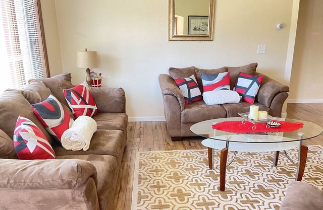 Entire house (3 Bedrooms)Fully Furnish Near the Ocean/Beach (Salmon Fishing)