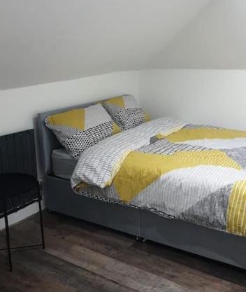 Entire large 4 bedroom flat