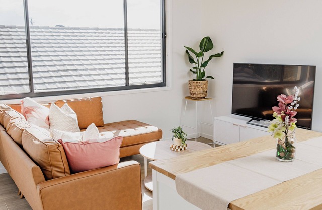 Entire unit Own entrance near Goldcoast Airport for family holidays2 rooms 4beds