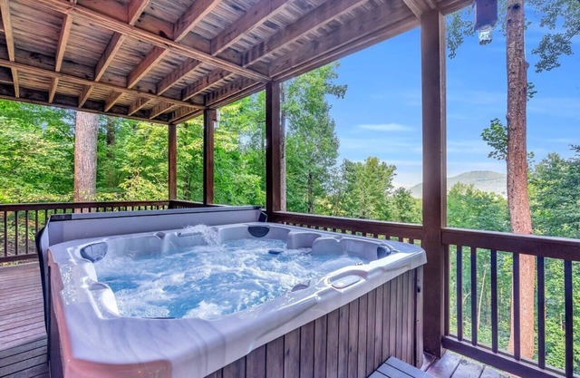 Epic Views/Hot Tub/FPLC/Gm Rm/Sleeps 6