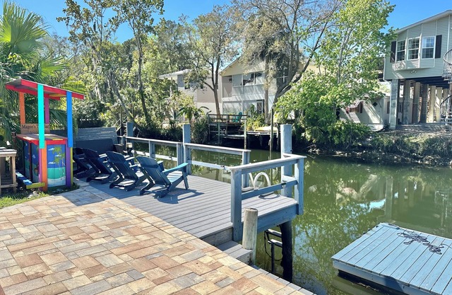 EPIC Weeki Wachee paddle house included paddleboards and kayaks!
