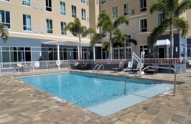 Equipped Downtown Suite | Pool + Gym Access