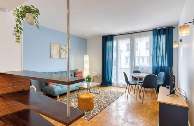 Eric, joli appartement rénové avec double balcons