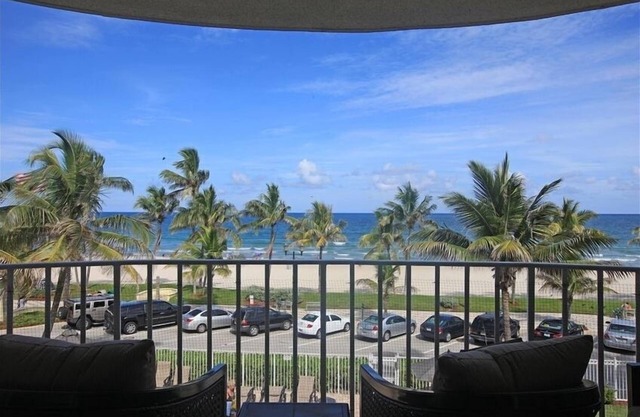 ESCAPE the cold.Gorgeous OCEANFRONT Getaway