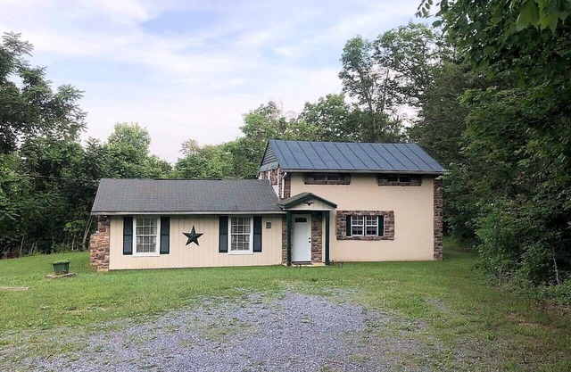 Escape to the Mountains! Pets welcome!