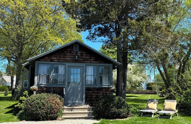 Escape to Your Tranquil Seaside Retreat at Clinton Beach Bungalows: Bungalow 1