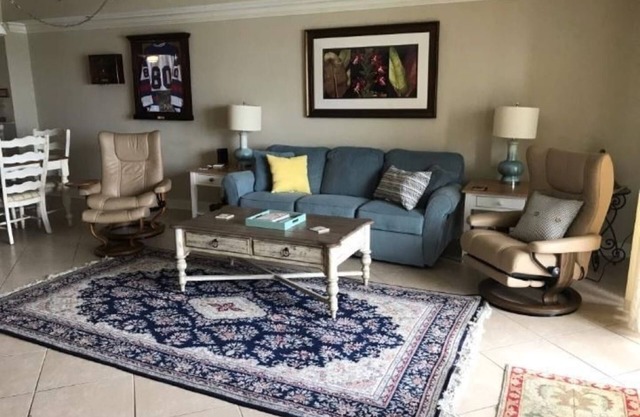 Escapes! Unit 904 Luxurious Gulf Front Condo Large 2BR 2BA