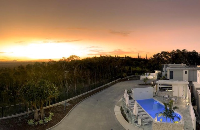Essence Peregian Beach Resort - Saltbush 5 Bedroom Luxury Home