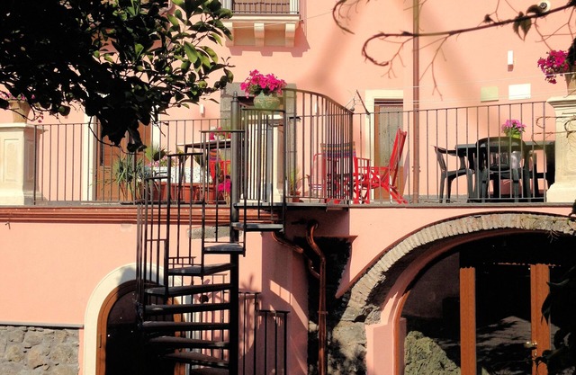 Etna View fully renovated luxury apartment in historical residence