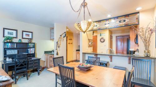 Etta Place Too 103 by AvantStay Close to Town The Slopes In Complex w Communal Pool Hot Tub