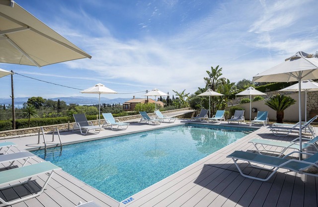 Euphoria Seaview Residences with Shared Pool by Konnect - Pool Side Maisonette
