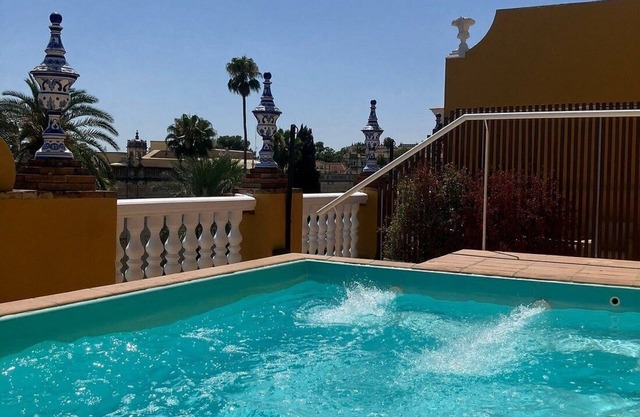 Exceptional apartments in delightful Sevilla with rooftop terrace and pool!