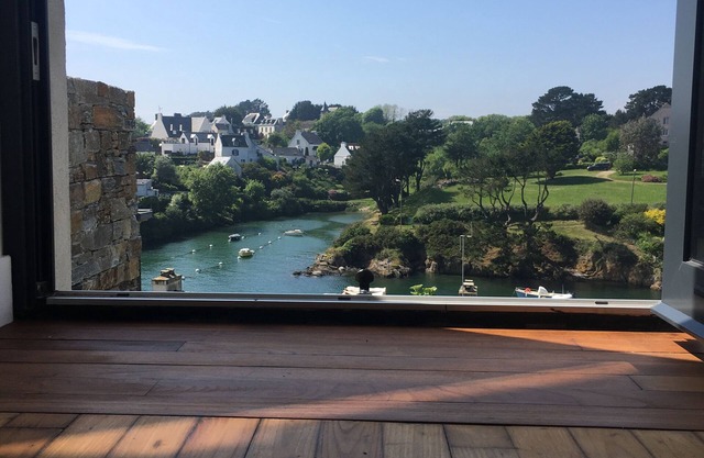 Exceptional view: House with large terrace and garden in Doelan