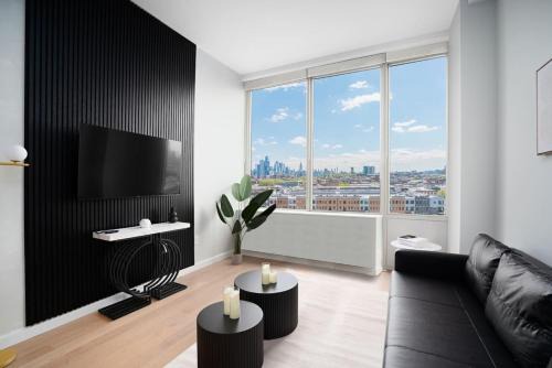 Exclusive 1BR Apt with NYC View and Pool