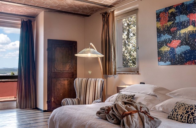 Exclusive villa with sea views