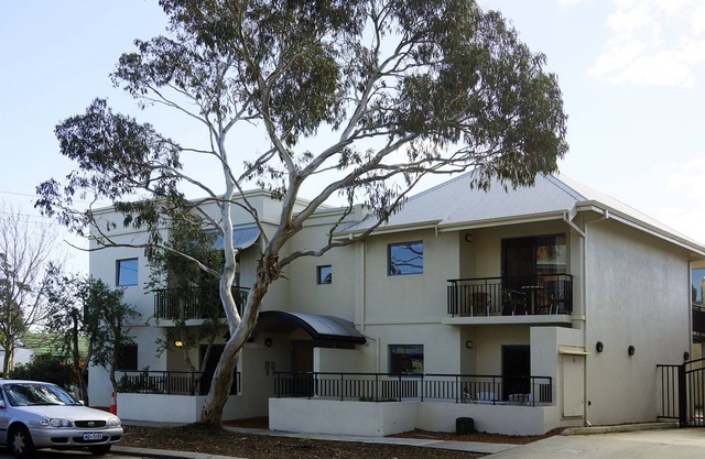 Executive 1 bedroom apartment in South Fremantle