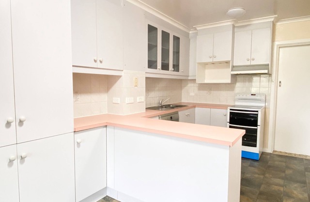Executive City Canberra Home For Families/Work