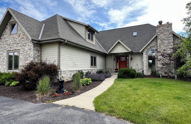 Executive Home Republican National Convention 2024 5 beds/3.5 ba Mukwonago, WI
