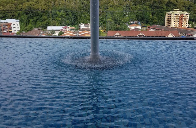 Executive Seaview at Icon Residence