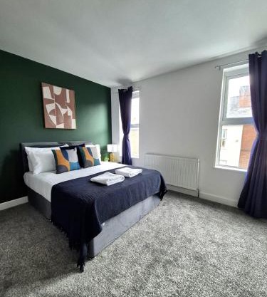 Executive Studio with Luxe Touches & Comfy Bed # 5