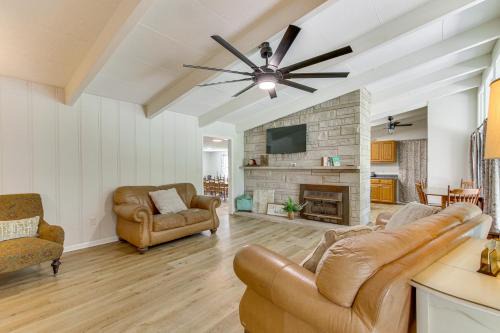 Expansive Family Home 6 Mi to Dtwn Florence!