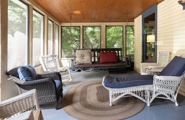 Experience spacious comfort at Pavillion Paradise - Pet Friendly