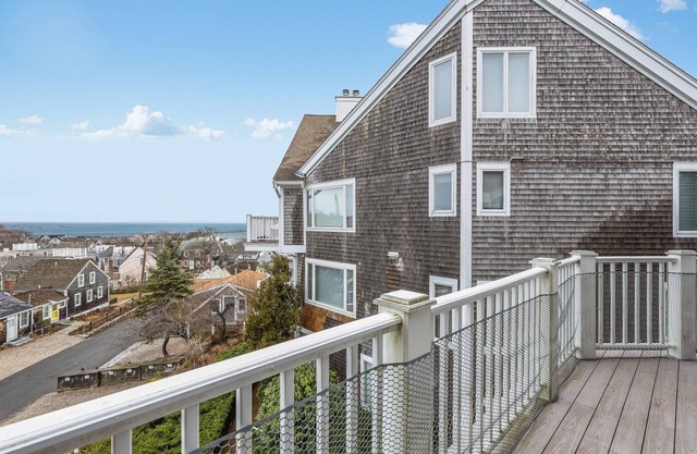 Exquisite 2BR + Loft - West End Unit with Views